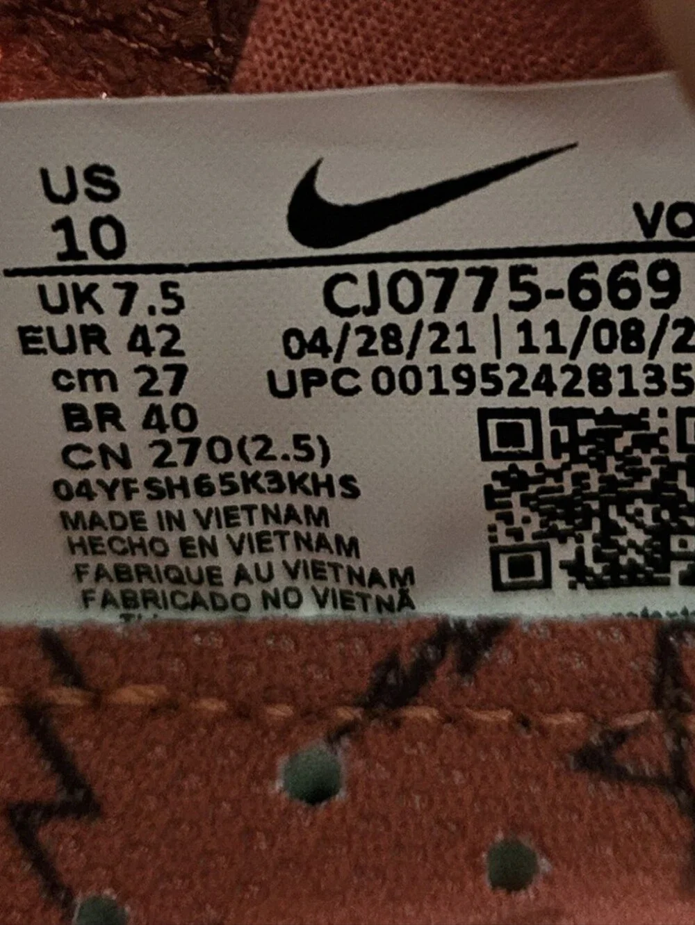 Nike women pink